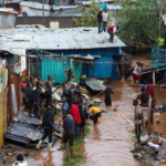 انهيار سد نيروبي مصرع 42 شخصا بانهيار سد في كينيا